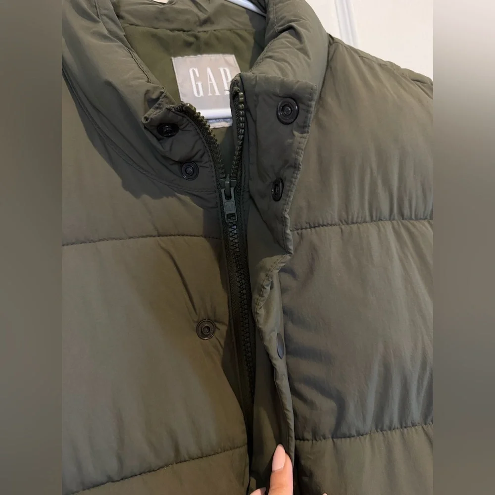 GAP Men's Dark Green Quilted Vest